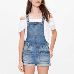 Madewell adirondack short overalls in isley wash